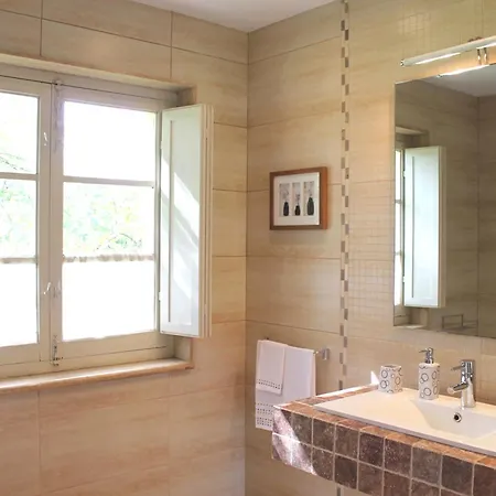 Casa De Aldea En El Concejo De Nava, En El Centro De Asturias