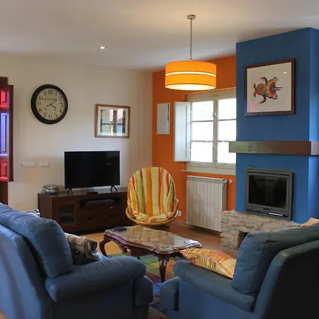 Casa De Aldea En El Concejo De Nava, En El Centro De Asturias