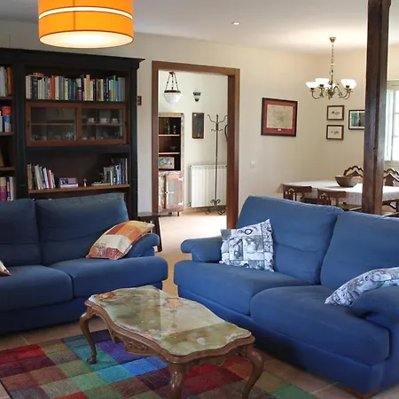 Casa De Aldea En El Concejo De Nava, En El Centro De Asturias